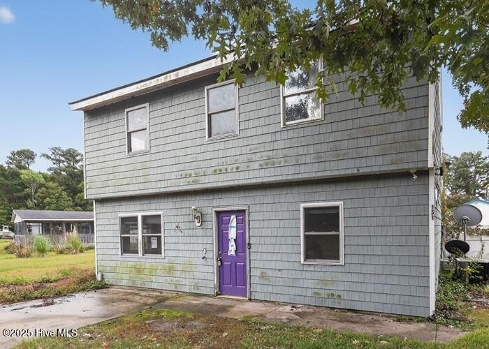 List price is $145,100. Built in 1988, this two story home - Beach Home for sale in Hertford, North Carolina on Beachhouse.com