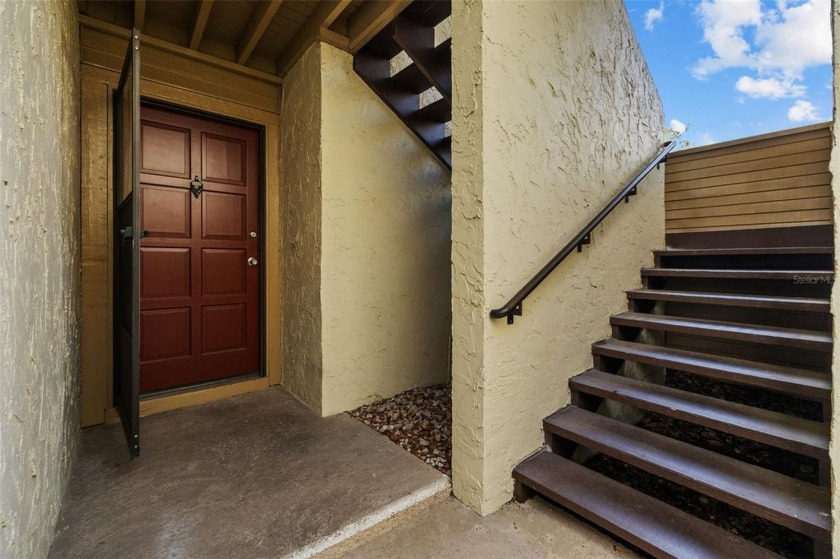 PRICE IMPROVEMENT TO SELL! FIRST FLOOR CORNER UNIT! ~ AC CHANGED - Beach Condo for sale in Tampa, Florida on Beachhouse.com