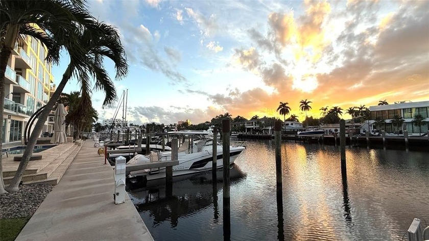 Experience the Las Olas lifestyle w/ the ease of condo living & - Beach Condo for sale in Fort Lauderdale, Florida on Beachhouse.com