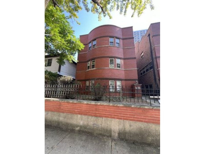 Amazing Investment Opportunity! Extra-wide legal three flat in - Beach Home for sale in Chicago, Illinois on Beachhouse.com