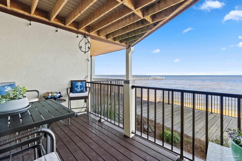 Beautifully remodeled 2 bedroom waterfront home at Baybridge, a - Beach Home for sale in Gulf Breeze, Florida on Beachhouse.com