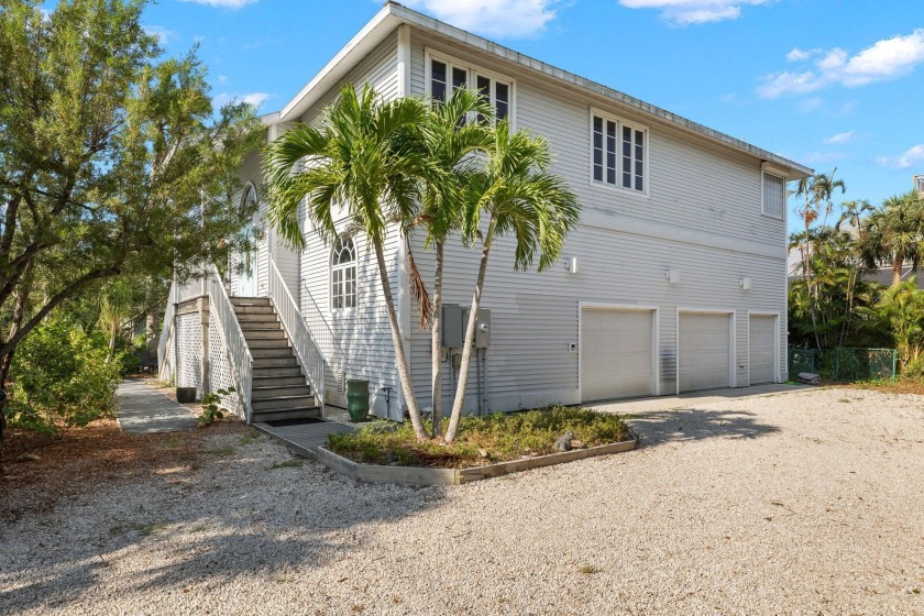 Three Minute Walk to West Gulf Dr. beach!!  Custom three bedroom - Beach Home for sale in Sanibel, Florida on Beachhouse.com