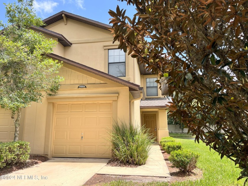 Just minutes from I95 & 295, FSCJ north campus, Amazon, and - Beach Townhome/Townhouse for sale in Jacksonville, Florida on Beachhouse.com