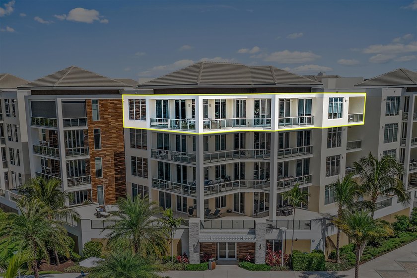 Move in for season. Discover refined coastal living in this - Beach Condo for sale in Palm Beach Gardens, Florida on Beachhouse.com