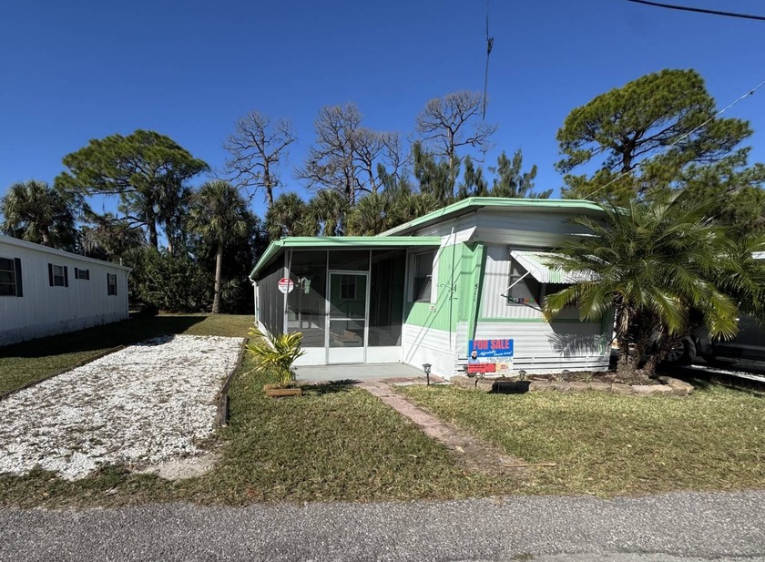 This home features an open kitchen with updated appliances - Beach Home for sale in Ruskin, Florida on Beachhouse.com