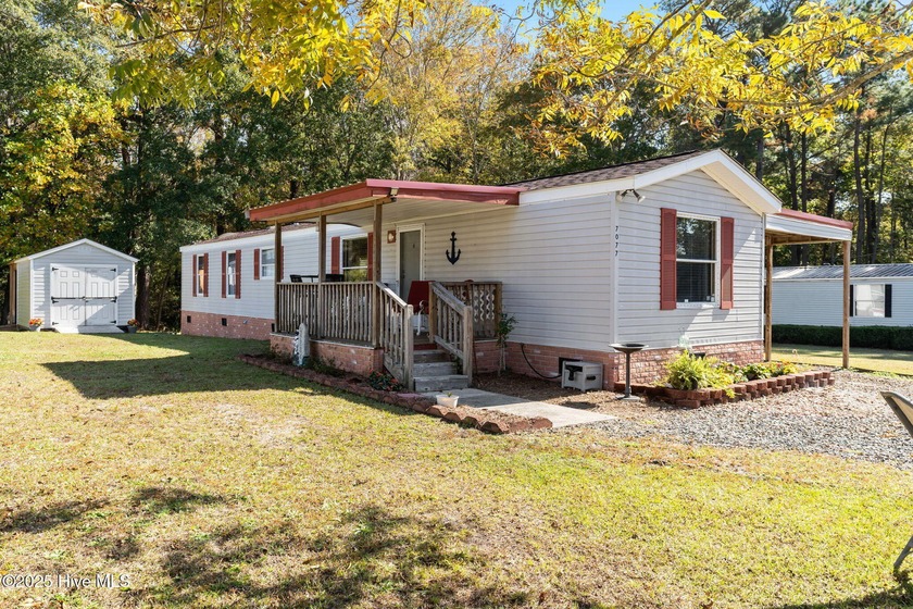 Beautiful furnished 2BR/2BA single-wide mobile home nestled at - Beach Home for sale in Ocean Isle Beach, North Carolina on Beachhouse.com