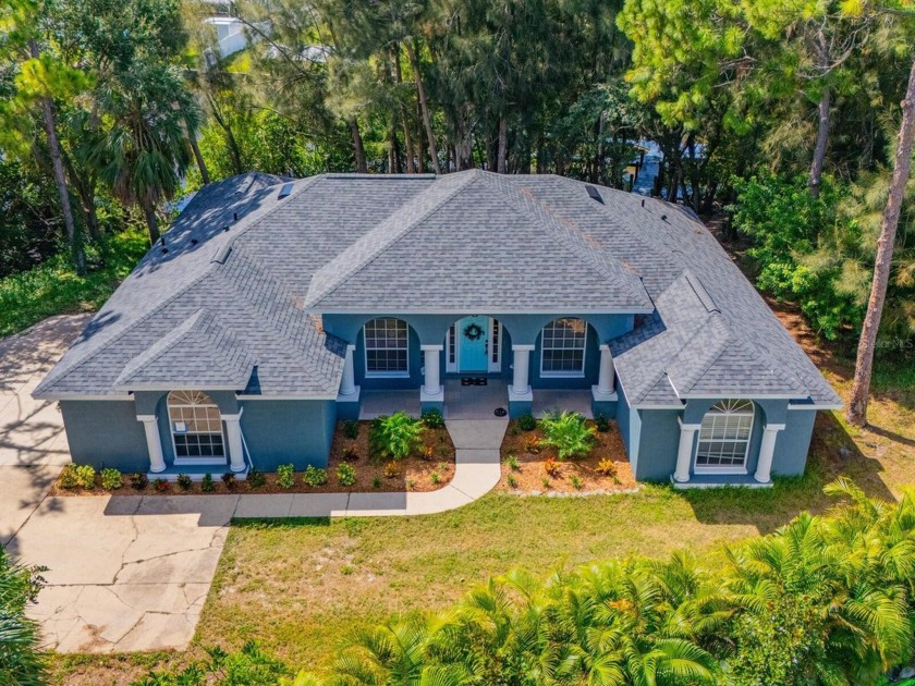 PRIVATE BOATERS' PARADISE! HOUSE IS HIGH AN DRY! If you LOVE - Beach Home for sale in Apollo Beach, Florida on Beachhouse.com