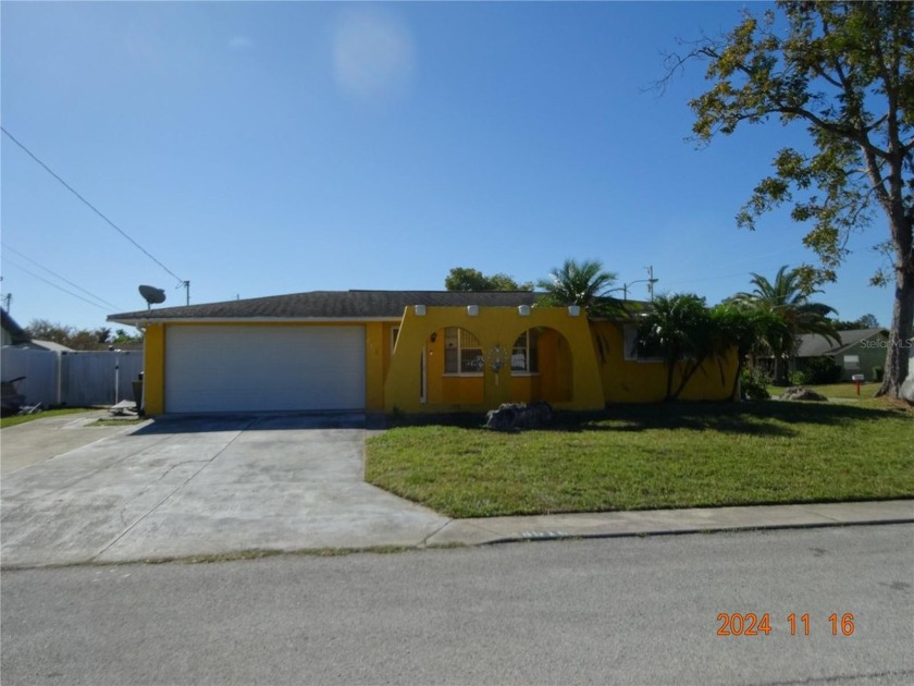 3/2 in Viva Villas.  it's ready for a new ownere and check it - Beach Home for sale in Hudson, Florida on Beachhouse.com