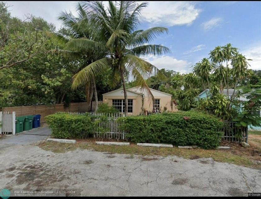 2 structures on 1 Lot. Do Not Disturb Tenants. Buyer's Agent - Beach Home for sale in North Miami Beach, Florida on Beachhouse.com