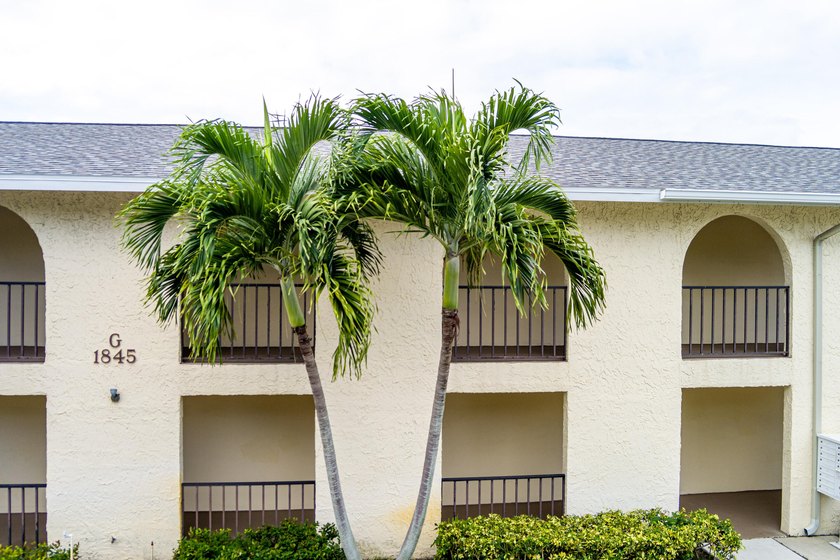 Completely Renovated Waterfront Condo! Enjoy stunning canal - Beach Condo for sale in Vero Beach, Florida on Beachhouse.com
