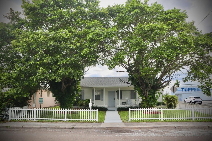 STUNNING Multifamily Duplex, located in Historic District Lake - Beach Townhome/Townhouse for sale in Lake Worth, Florida on Beachhouse.com