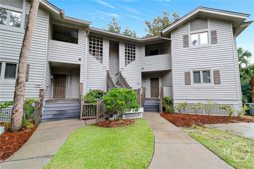 Welcome to your coastal getaway! Own a deeded 2BR, 2BA - Beach Townhome/Townhouse for sale in Hilton Head Island, South Carolina on Beachhouse.com