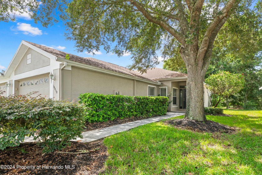 Discover easy living in this charming 2-bedroom, 2-bathroom - Beach Home for sale in Spring Hill, Florida on Beachhouse.com