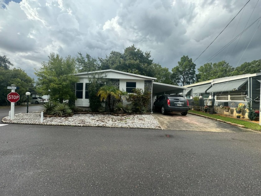 ***Investor Special!***  ---This 1983 2 bed/2 bath mobile home - Beach Home for sale in Tampa, Florida on Beachhouse.com