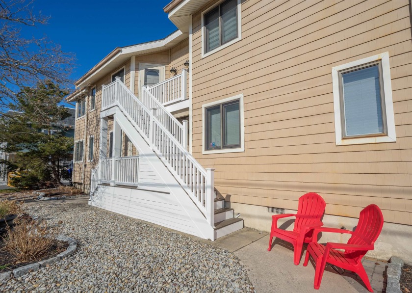 This exceptionally updated top-floor condo unit sits just over - Beach Condo for sale in Avalon, New Jersey on Beachhouse.com