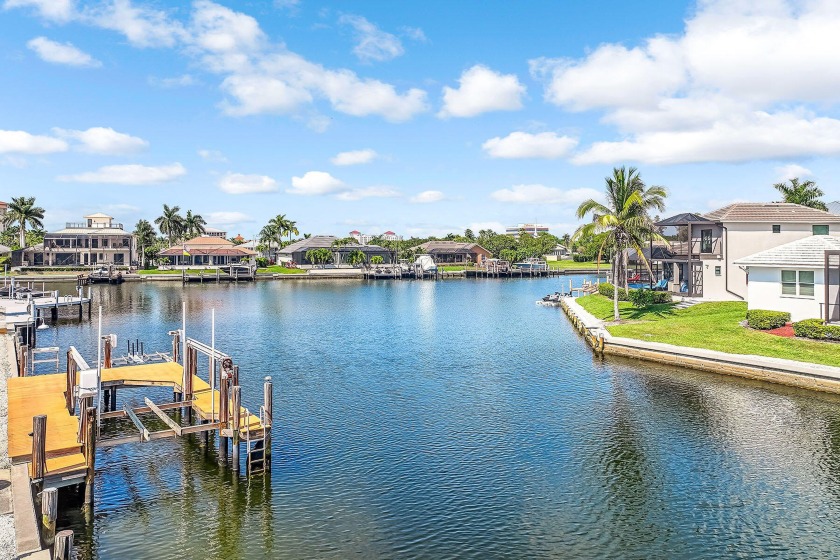 A great opportunity to build your custom dream home. Beautiful - Beach Lot for sale in Marco Island, Florida on Beachhouse.com