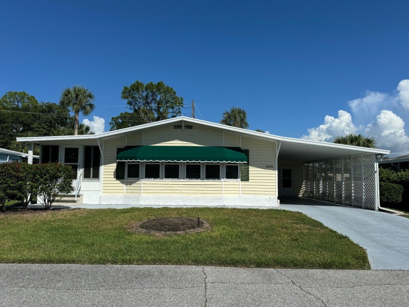 THIS HOME IS ON LEASED LAND WITH AN APPROXIMATE MONTHLY LOT - Beach Home for sale in Sarasota, Florida on Beachhouse.com