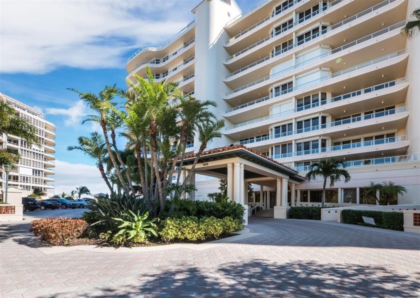 This FURNISHED waterfront residence offers panoramic views of - Beach Condo for sale in Longboat Key, Florida on Beachhouse.com