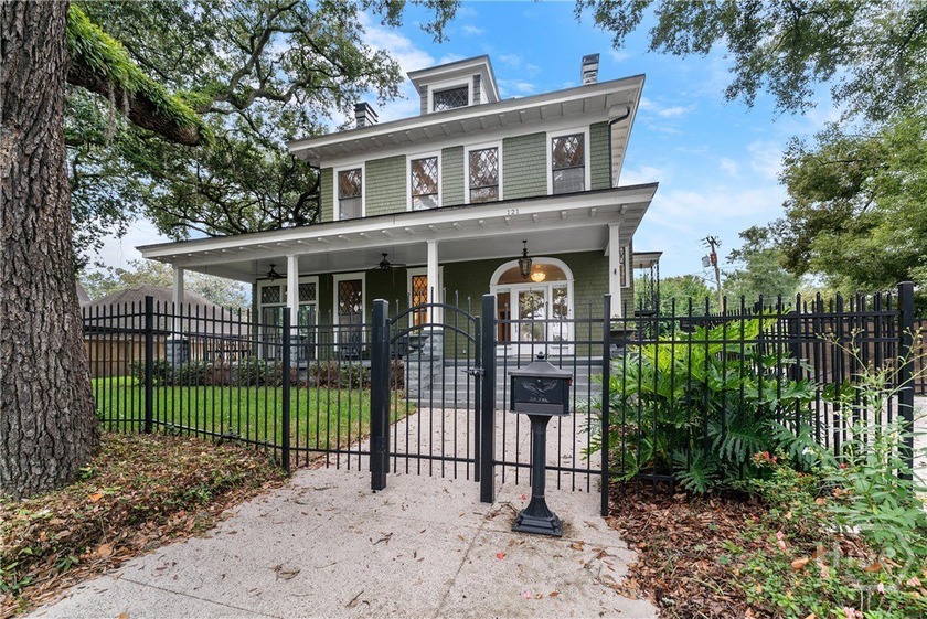 Must see this stunning 5BR/4.5BA Ardsley Park gated estate! - Beach Home for sale in Savannah, Georgia on Beachhouse.com