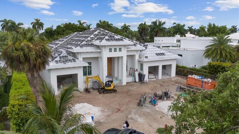 Luxurious 4 Bed/4.5 BA, 4,028 sqft home on a 100x160 lot awaits - Beach Home for sale in Naples, Florida on Beachhouse.com