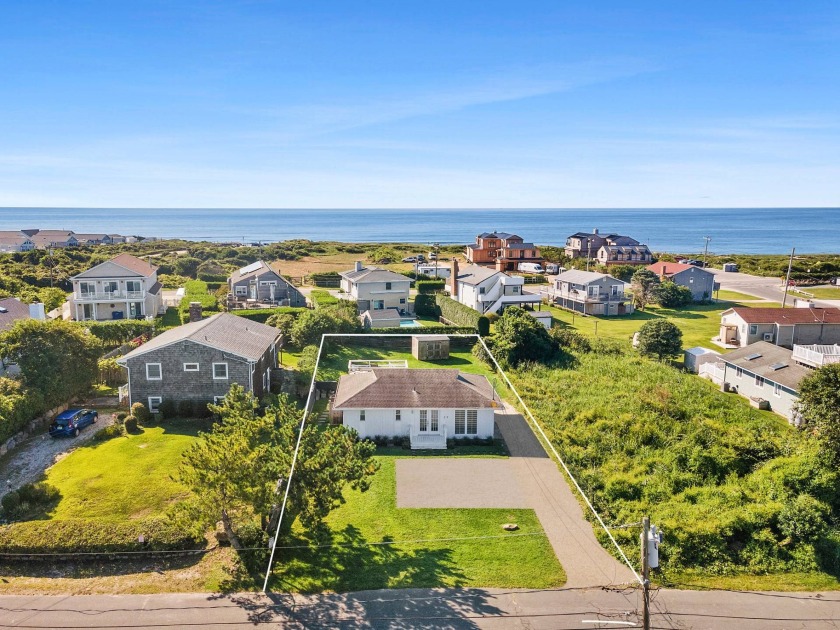 Just one block from the ocean, this delightful Ditch Plains home - Beach Home for sale in Montauk, New York on Beachhouse.com