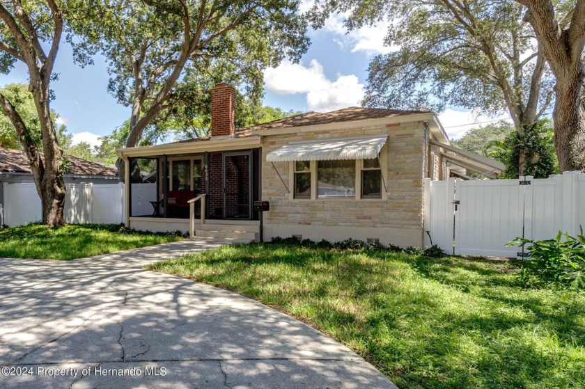 PRICE IMPROVEMENT! Nestled under magnificent grandfather oak - Beach Home for sale in St. Petersburg, Florida on Beachhouse.com