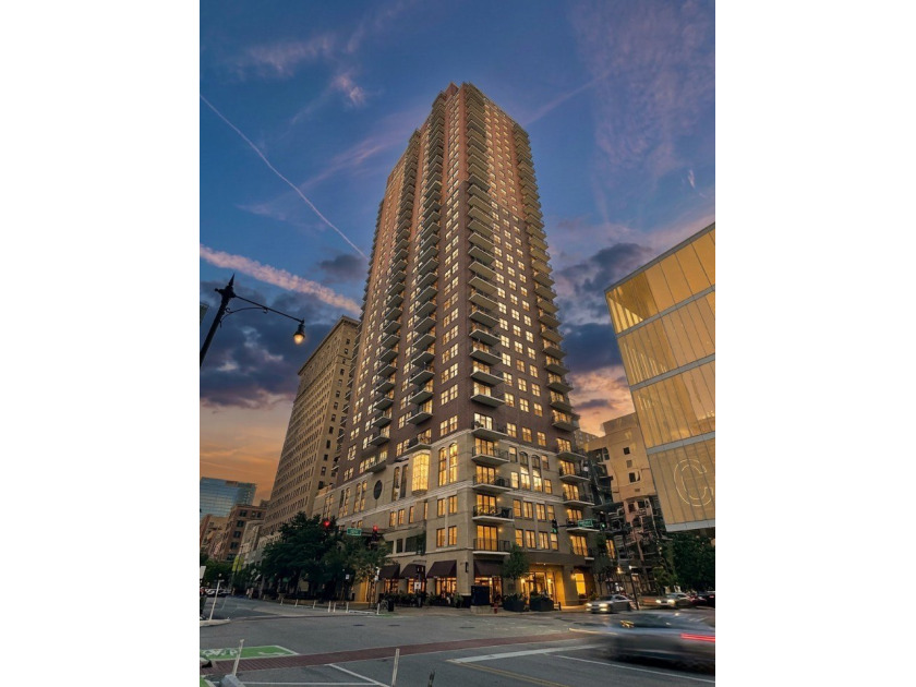 Enjoy breathtaking west-facing sunset and city views from this - Beach Condo for sale in Chicago, Illinois on Beachhouse.com