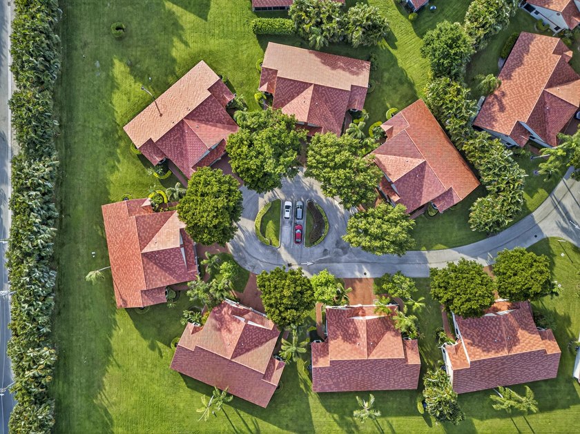 Why wait to renovate when it's already done to perfection? - Beach Home for sale in Delray Beach, Florida on Beachhouse.com