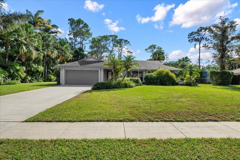 This beautifully maintained 5 bedroom, 2 bathroom home is - Beach Home for sale in Wellington, Florida on Beachhouse.com