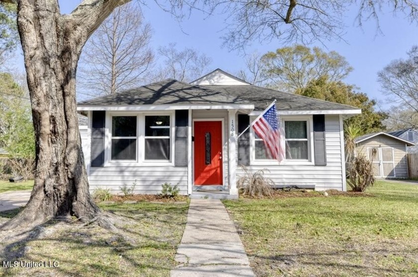 Wanting a nice home within WALKING DISTANCE TO THE BEACH? Look - Beach Home for sale in Pascagoula, Mississippi on Beachhouse.com
