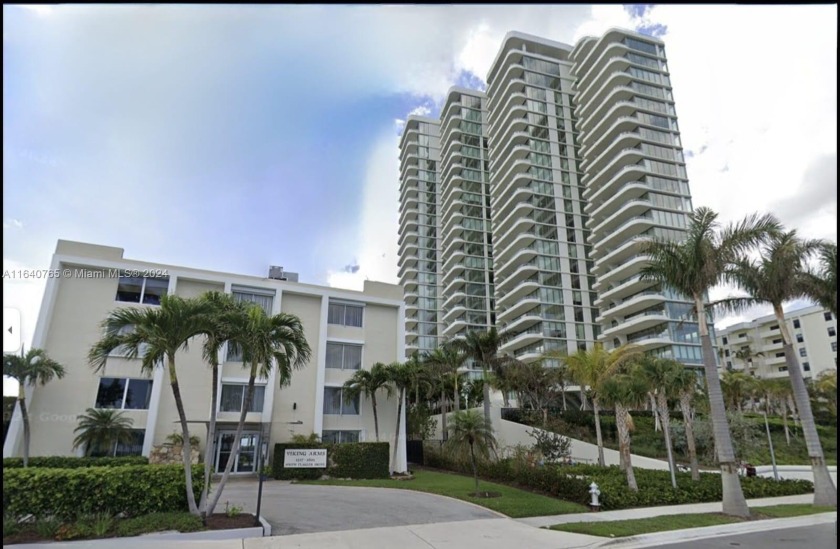 This immaculate condo, located at the highly desirable Viking - Beach Condo for sale in West Palm Beach, Florida on Beachhouse.com