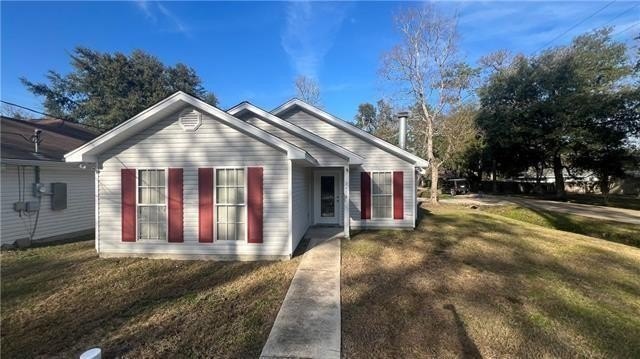 Situated on a partially fenced-in corner lot, this charming - Beach Home for sale in Slidell, Louisiana on Beachhouse.com