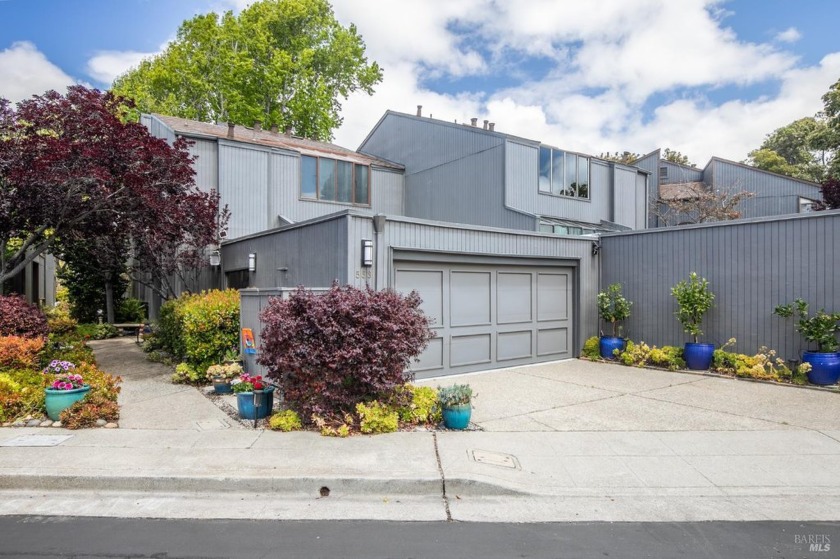 Stunningly renovated townhome in the exclusive gated waterfront - Beach Townhome/Townhouse for sale in Alameda, California on Beachhouse.com