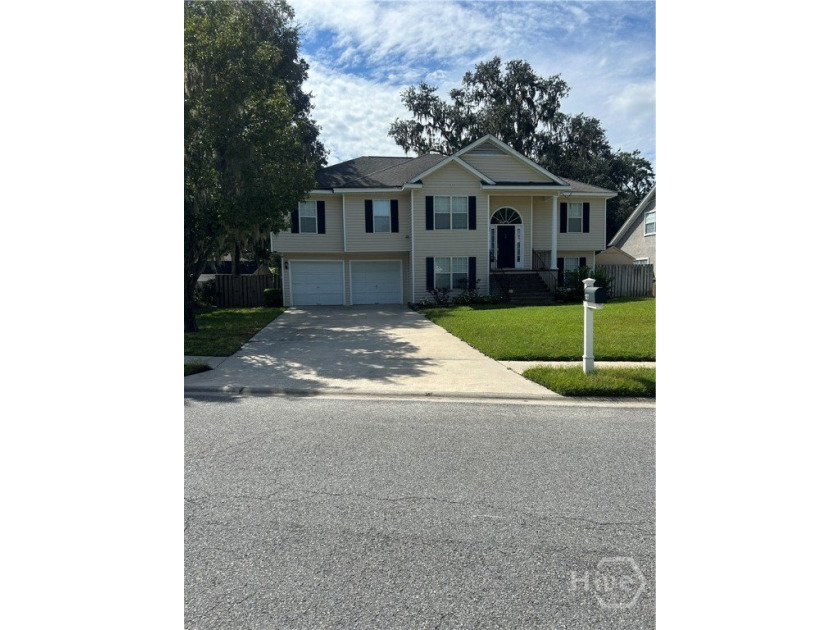 WONDERFUL HOME WITH UNIQUE LIVING ARRANGEMENTS, FOR IN-LAWS - Beach Home for sale in Savannah, Georgia on Beachhouse.com