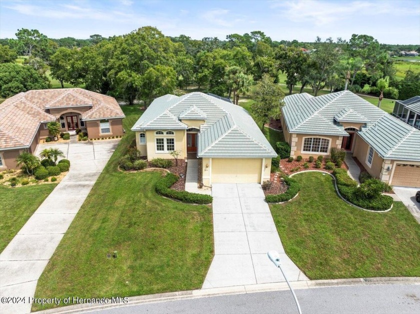 2000 maintained Addison built pool and spa home with the popular - Beach Home for sale in Weeki Wachee, Florida on Beachhouse.com