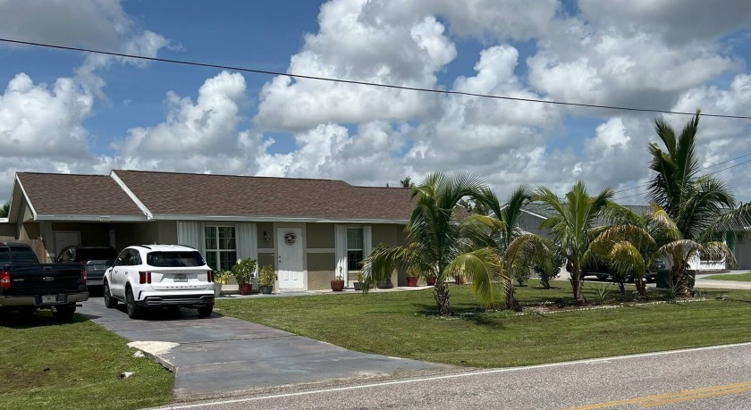 Freshwater canal front home on the Fordham Waterway. Walking - Beach Home for sale in Port Charlotte, Florida on Beachhouse.com