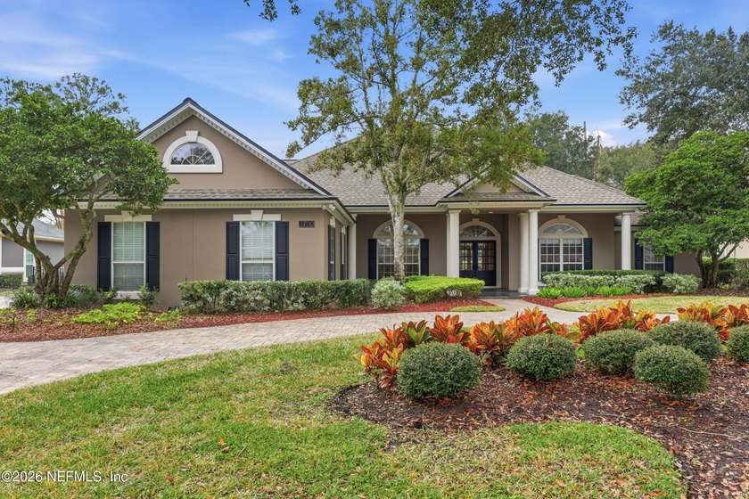 Outstanding updated 4 bedroom, 4 full bathrooms, plus THREE car - Beach Home for sale in Jacksonville, Florida on Beachhouse.com
