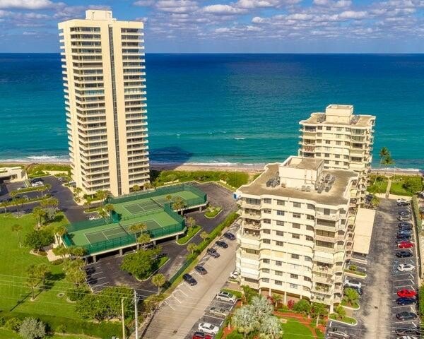 Welcome to Dunes Towers located at the northern end of Singer - Beach Condo for sale in Riviera Beach, Florida on Beachhouse.com