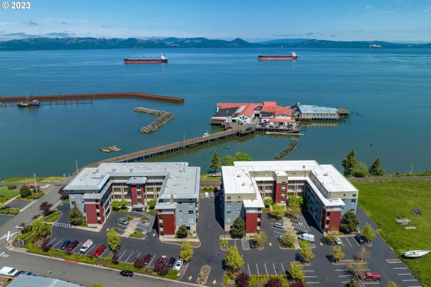 Situated on the picturesque Astoria River Walk at the Columbia - Beach Condo for sale in Astoria, Oregon on Beachhouse.com