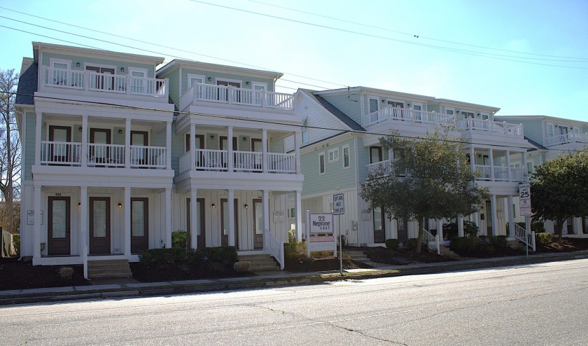 404A The Hilltop House - Beach Vacation Rentals in Virginia Beach, VA on Beachhouse.com