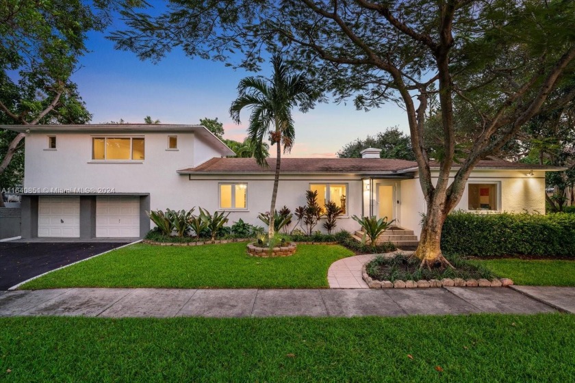 Large contemporary home in the village of El Portal. Magnificent - Beach Home for sale in El Portal, Florida on Beachhouse.com