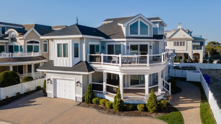 Located 2nd from the Beach in the South End of Avalon, this - Beach Home for sale in Avalon, New Jersey on Beachhouse.com