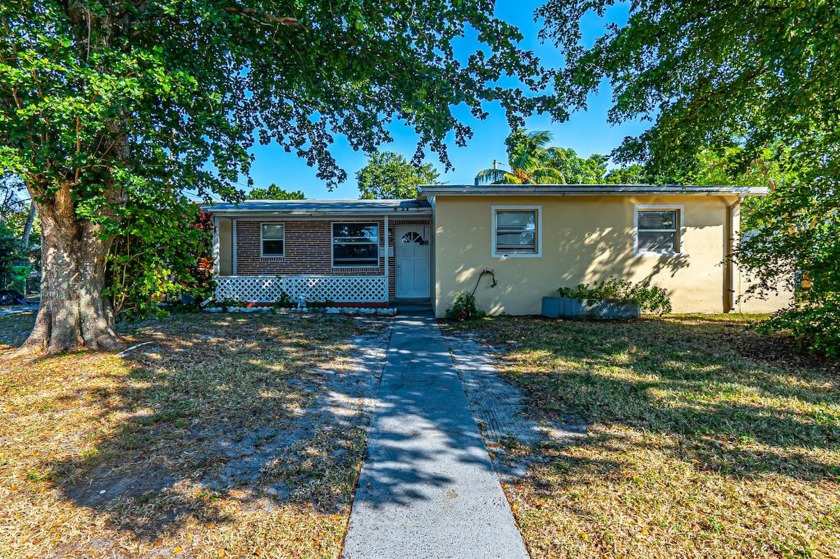 Welcome to this 4-bedroom, 2-bath home in the heart of Sunrise - Beach Home for sale in Sunrise, Florida on Beachhouse.com