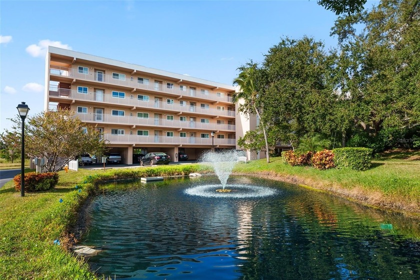 Terrific location very near the beach, restaurants, and shopping - Beach Condo for sale in Seminole, Florida on Beachhouse.com