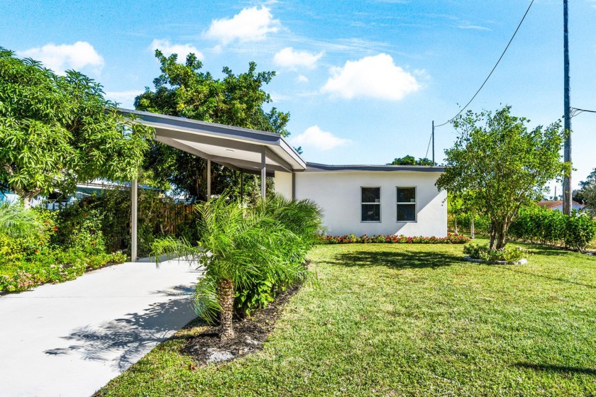 Brand new construction! - This 3 bedroom 2 bath home was just - Beach Home for sale in West Palm Beach, Florida on Beachhouse.com