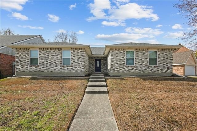 This waterfront property is ready for it's new owners. Includes - Beach Home for sale in Slidell, Louisiana on Beachhouse.com