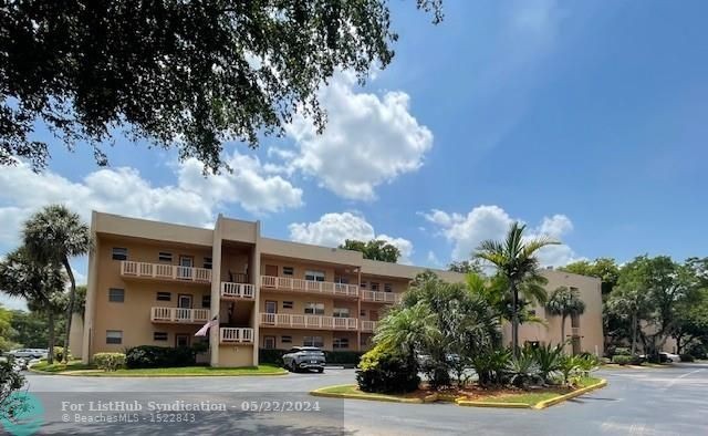 Wonderful Tamarac community (55+), well maintained spacious two - Beach Condo for sale in Tamarac, Florida on Beachhouse.com