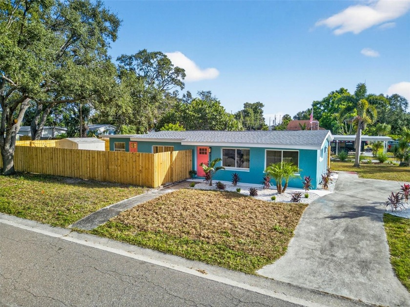 Do you want the *close-to-the-water* lifestyle, without - Beach Home for sale in St. Petersburg, Florida on Beachhouse.com