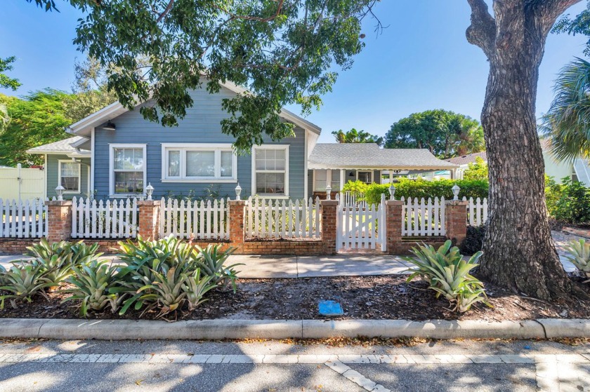 Exceptional classic 1920's home. This completely renovated - Beach Home for sale in West Palm Beach, Florida on Beachhouse.com