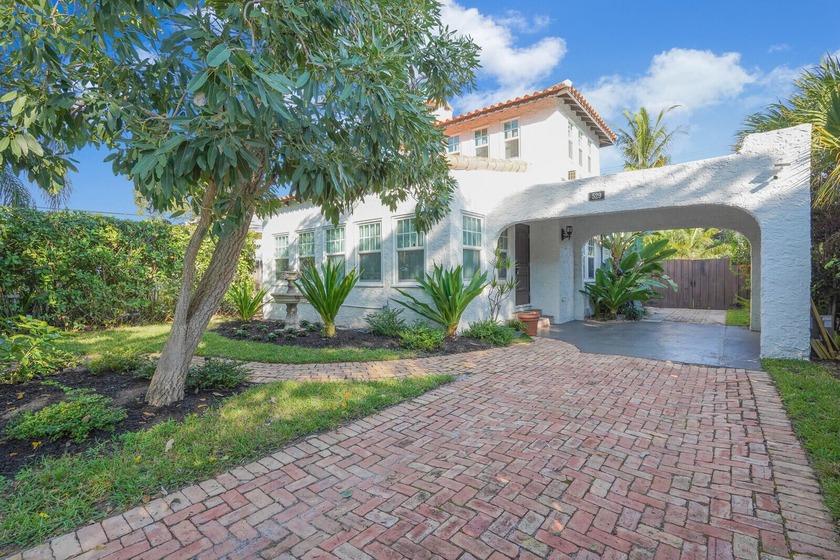 Experience timeless elegance in this impeccably renovated - Beach Home for sale in West Palm Beach, Florida on Beachhouse.com